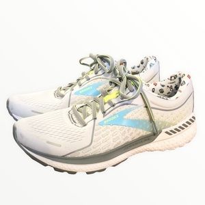 Brooks Adrenaline 21 Athletic Shoes Size 8.5